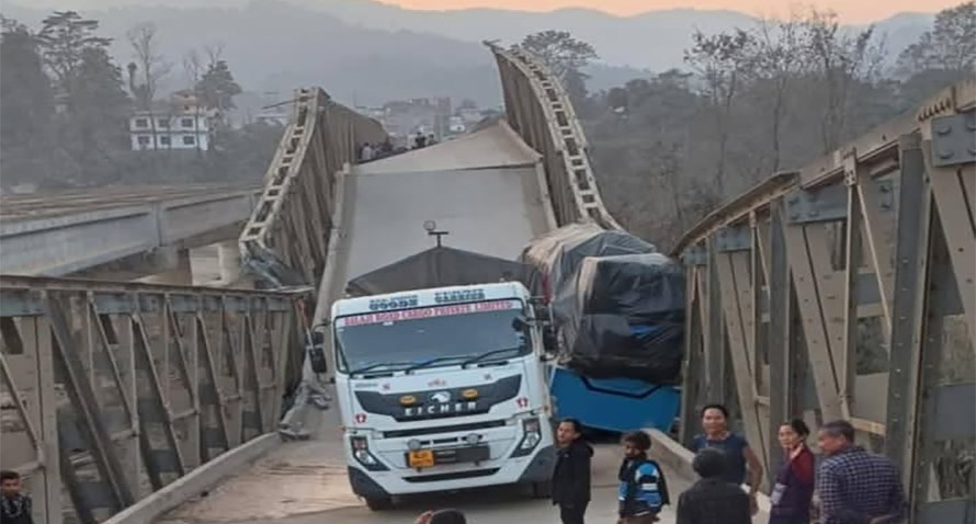 नवलपुरमा भासिएको पुल नजिकैबाट दुईतर्फी डाइभर्सन, यात्रा अवधि छोटियो