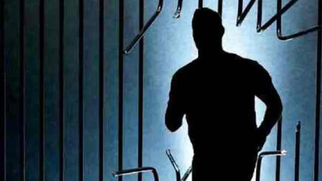 डिल्लीबजार कारागारबाट भागेका कैदी १४ वर्षपछि पक्राउ