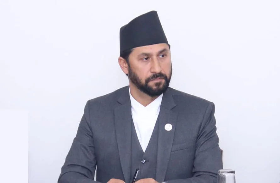 सिंहदरबार जाँदै रवि लामिछाने
