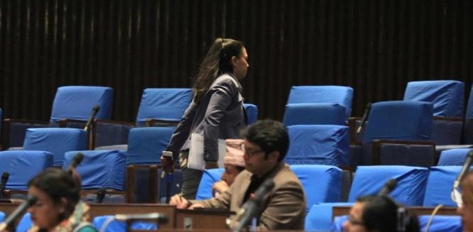 आकस्मिक समयमा बोल्न नपाएपछि रास्वपा सांसद् श्रेष्ठद्वारा बैठक बहिष्कार