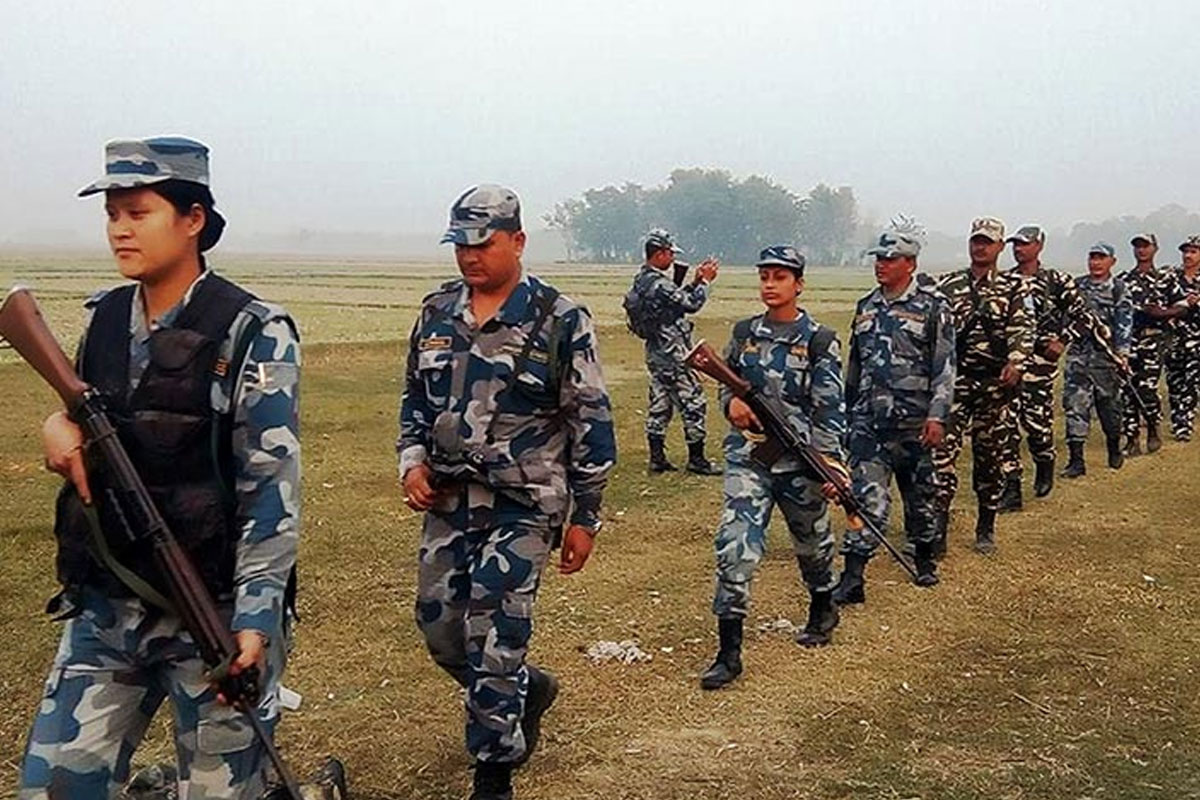 भारत पाकिस्तान तनावले सीमा क्षेत्रमा सशस्त्र तैनाथ