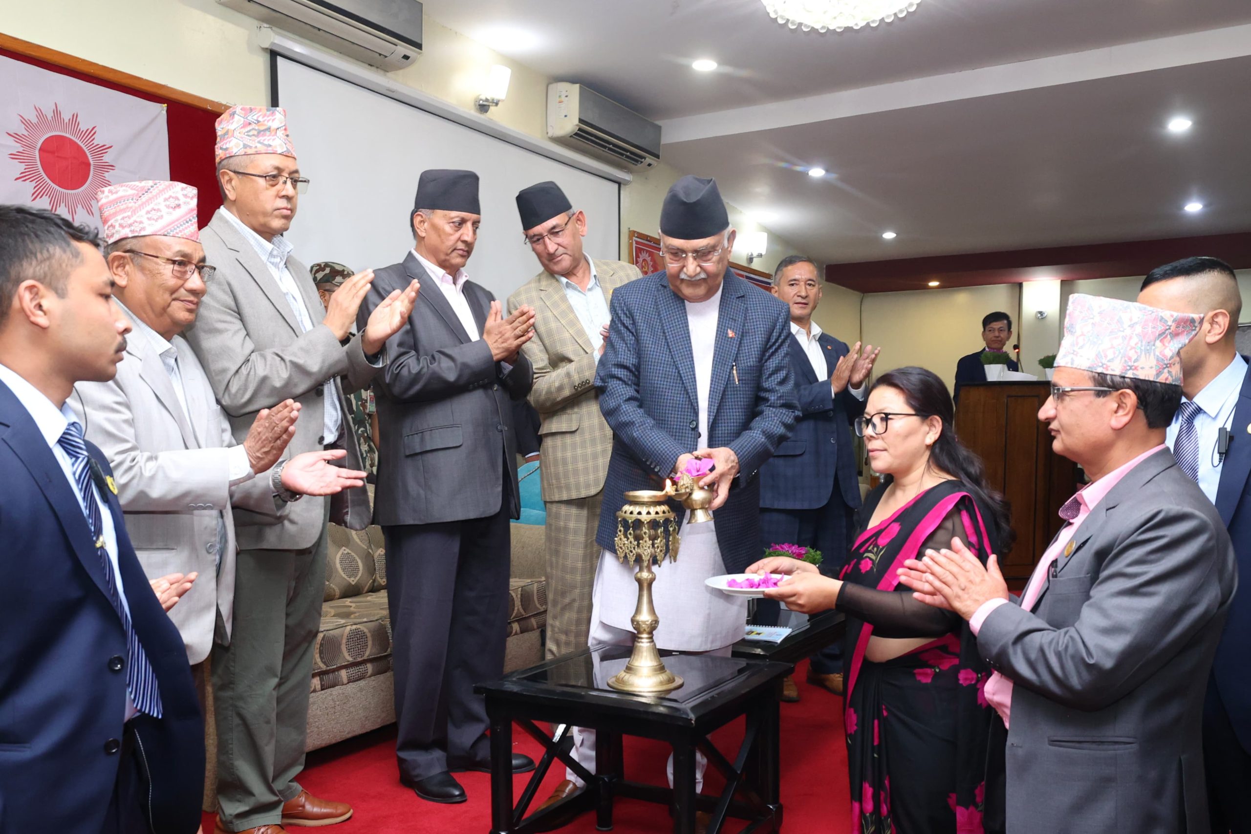 ०६४मा देश आतंकमय थियो, माओवादीले लुटेर पहिलो भएको: केपी ओली