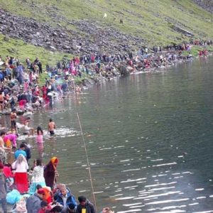 गोसाइँकुण्डमा स्नानगर्ने क्रममा दुईजना तीर्थालु बेपत्ता