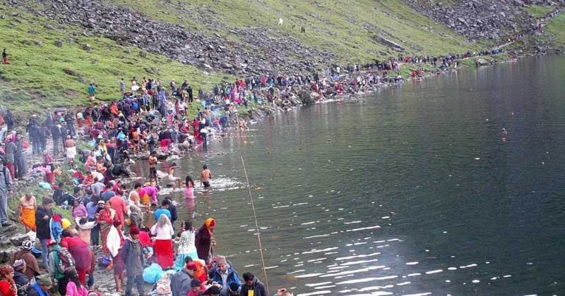 गोसाइँकुण्डमा स्नानगर्ने क्रममा दुईजना तीर्थालु बेपत्ता
