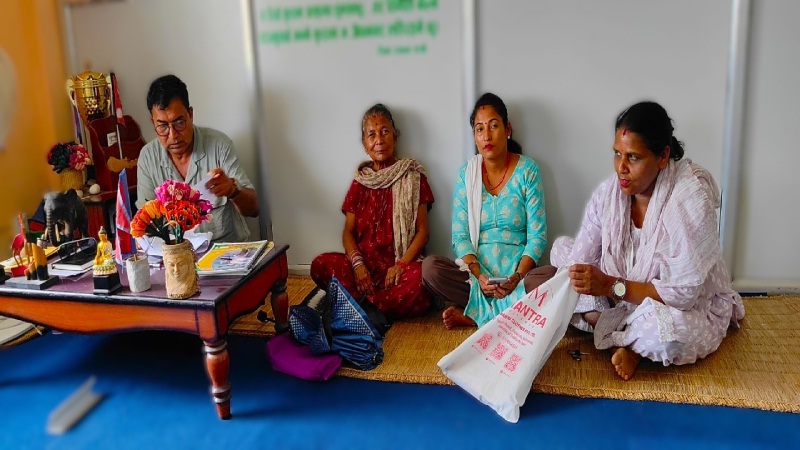 गुन्द्री र पिरामा बसेर जनताको सेवा