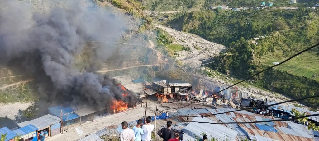 बाजुरा आगलागीः ३५ पसलमा आठ करोड बढीको क्षति