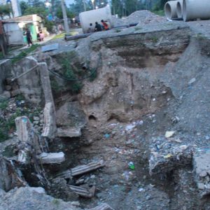 जोखिमयुक्त यात्रा गर्न बाध्य छन् धरान हरियालीका स्थानीय