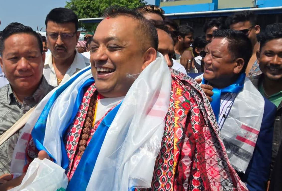 विराटनगर पुगेर गगन थापाले माधव नेपाललाई भने: अदालतको विश्वास गरौँ