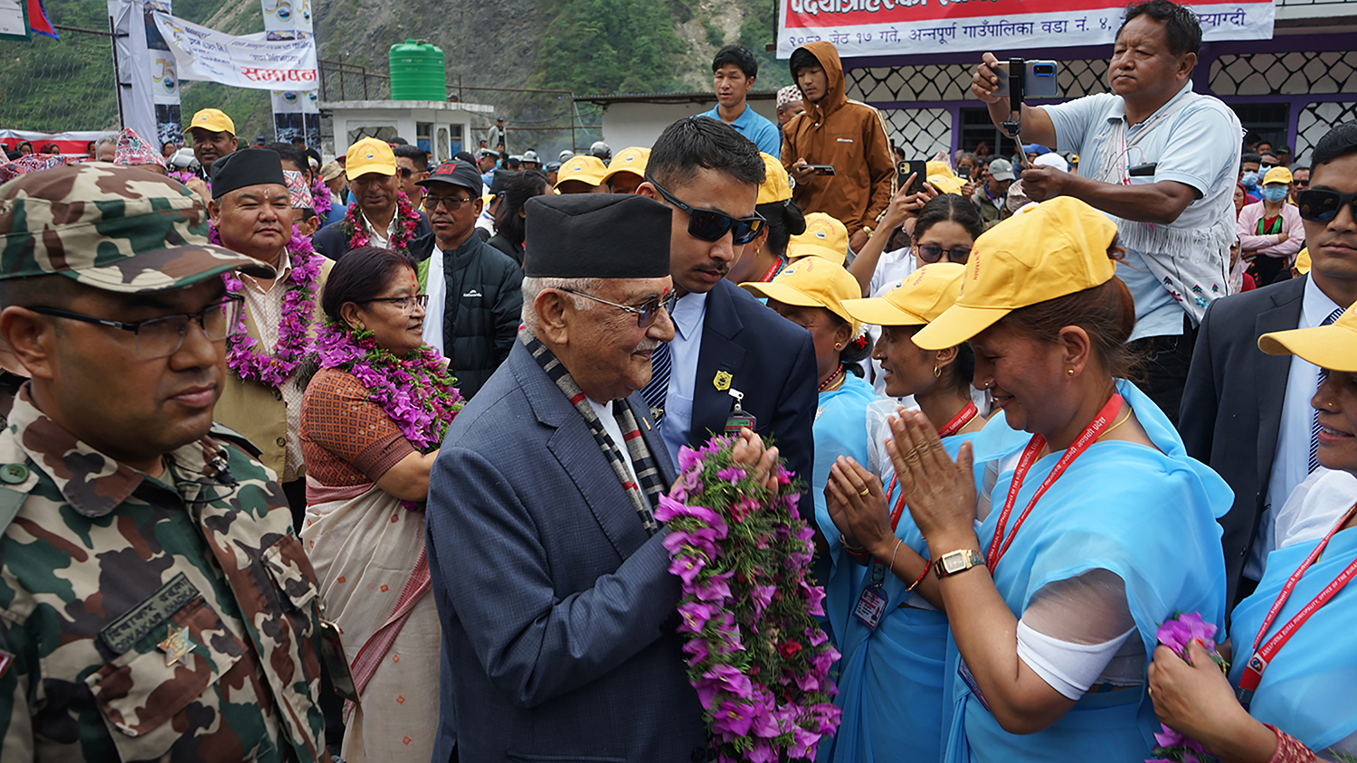 प्रधानमन्त्री ओली नारच्याङमा