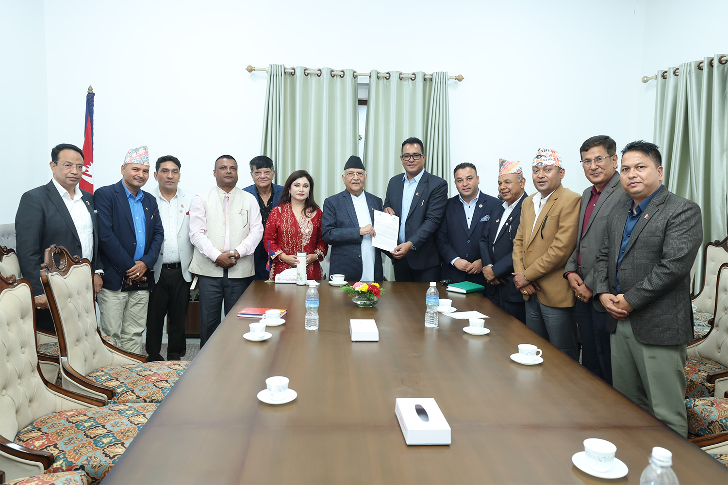 प्रधानमन्त्रीलाई सुनचाँदी व्यवसायीको ध्यानाकर्षण