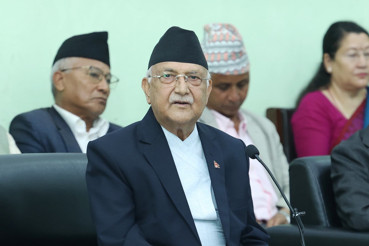 सिद्धान्त छोडेर भाग्ने र विरोधीसँग घाँटी जोडेर दुुनो सोझ्याउने काम पुुष्पलालले कहिल्यै गर्नुभएनः प्रधानमन्त्री