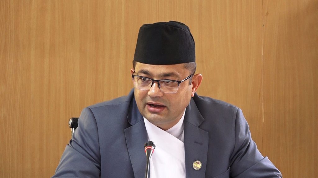 राज्य व्यवस्था समितिको बैठकमा सांसद गिरीले मागे सभापति र सचिवको राजीनामा