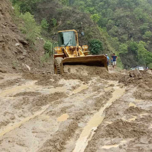 बाढी-पहिरोका कारण देशभरका मुख्य ६ राजमार्ग अवरुद्ध
