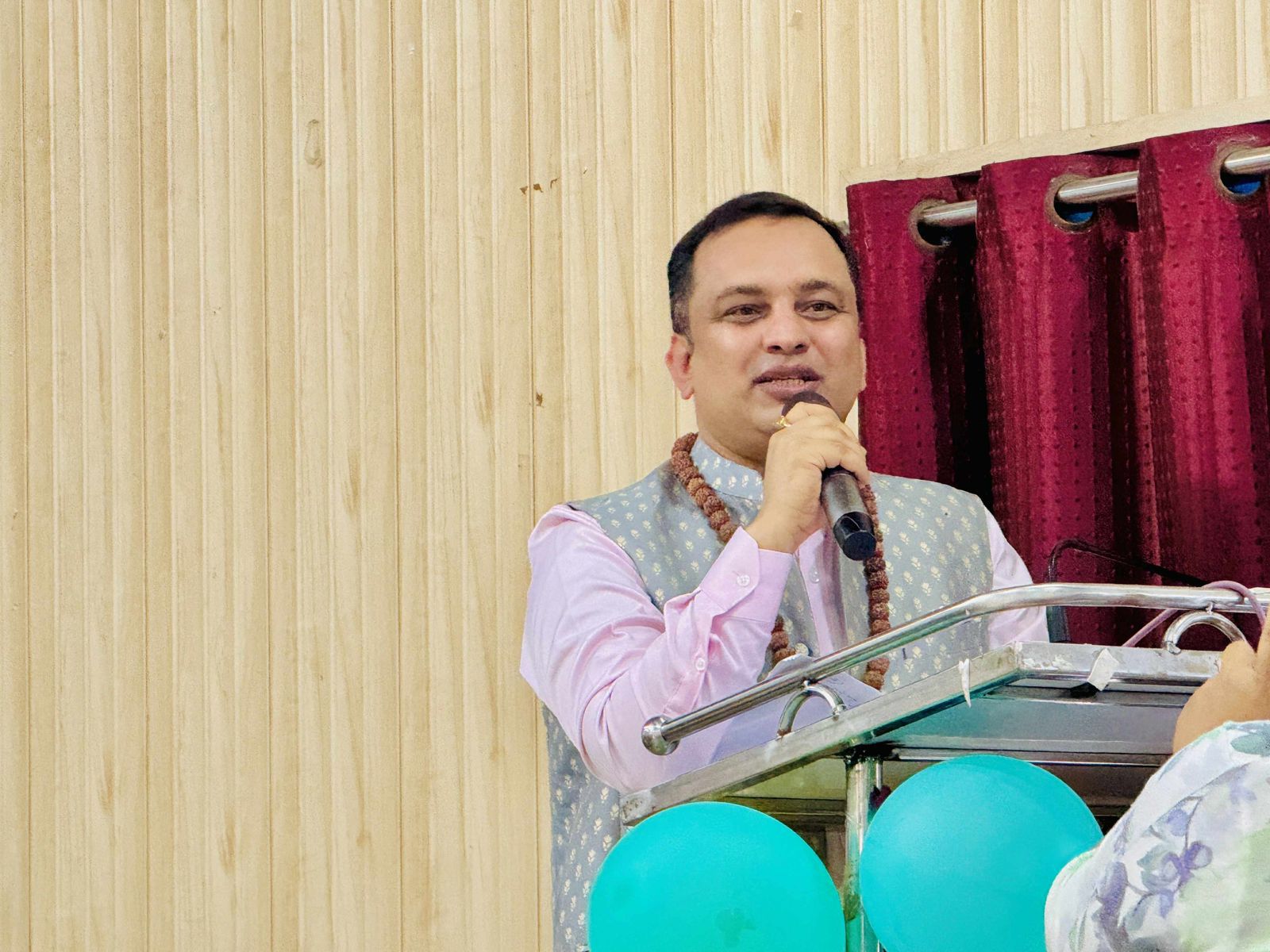 ओली विकल्प होइन, राष्ट्रको आवश्यकता हो- पाण्डे