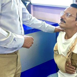 ब्याडमिन्टन खेल्दा घाइते माग्ने बुढा, दर्शक भेट्न हलहरूमा निरन्तर उपस्थिति