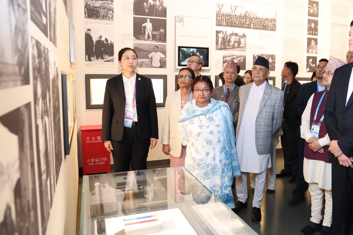 चीन भ्रमणमा प्रधानमन्त्री ओली: चाउ एनलाई र तेङ यिङ्चाओ स्मृति संग्रहालय अवलोकन