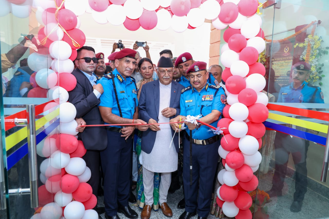 कर्तव्यनिष्ठ भएर जनताको सेवामा लाग्न प्रहरीलाई प्रधानमन्त्रीको निर्देशन
