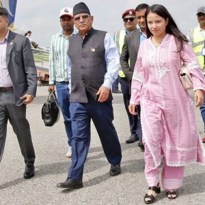 “पूर्वराष्ट्रपति र उपराष्ट्रपतिलाई राजनीतिमा फर्किन रोक्न मिल्दैन : प्रचण्ड”
