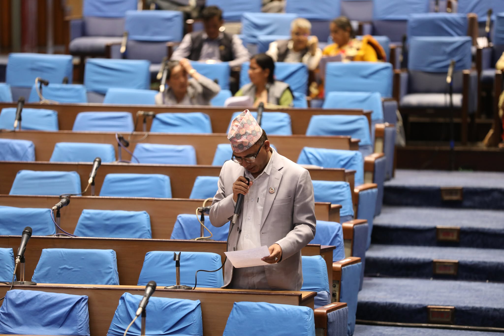 एक चौथाइ पनि सांसद उपस्थित नहुँदा प्रतिनिधि सभा बैठक स्थगित