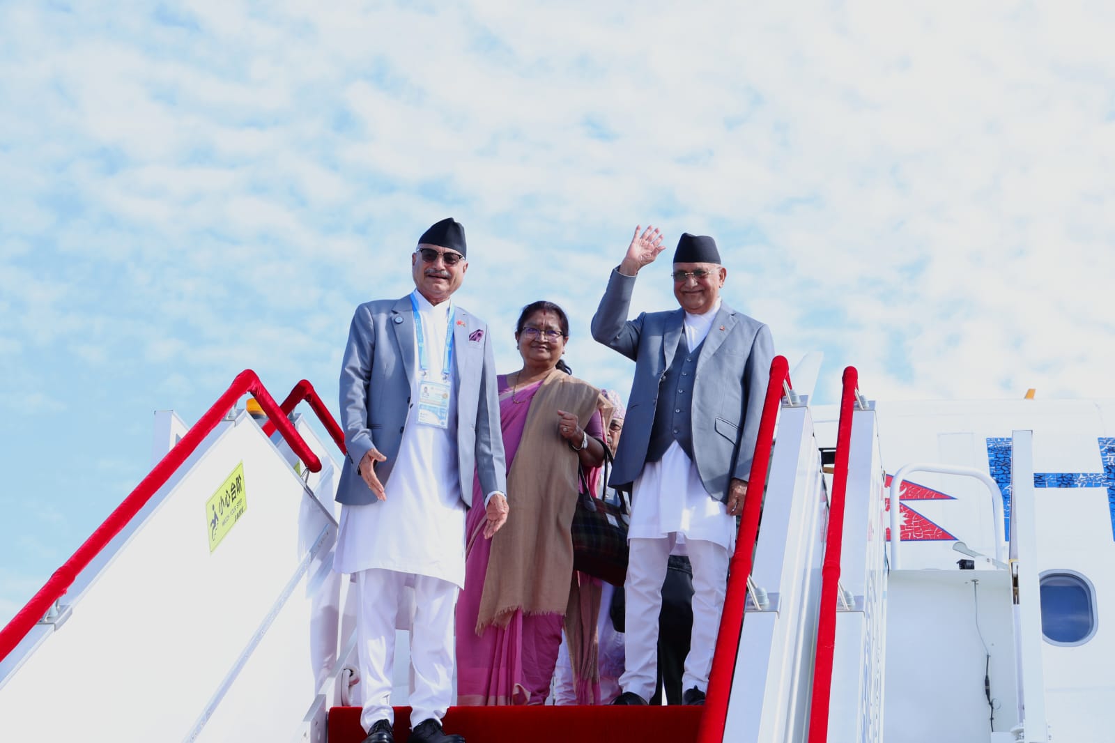 प्रधानमन्त्री केपी शर्मा ओली शाङ्घाई सहयोग संगठन सम्मेलनमा भाग लिन चीन पुगे
