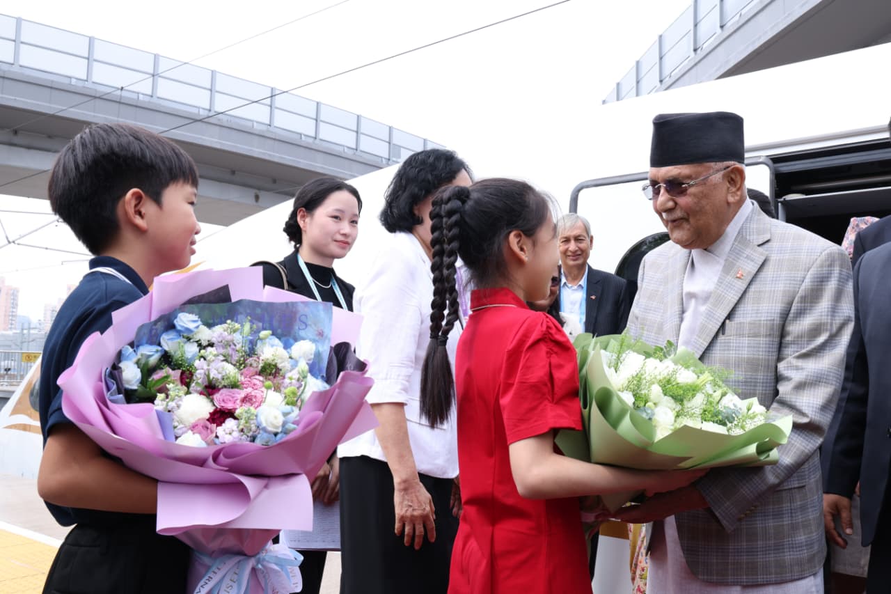 बेइजिङ पुगे प्रधानमन्त्री ओली