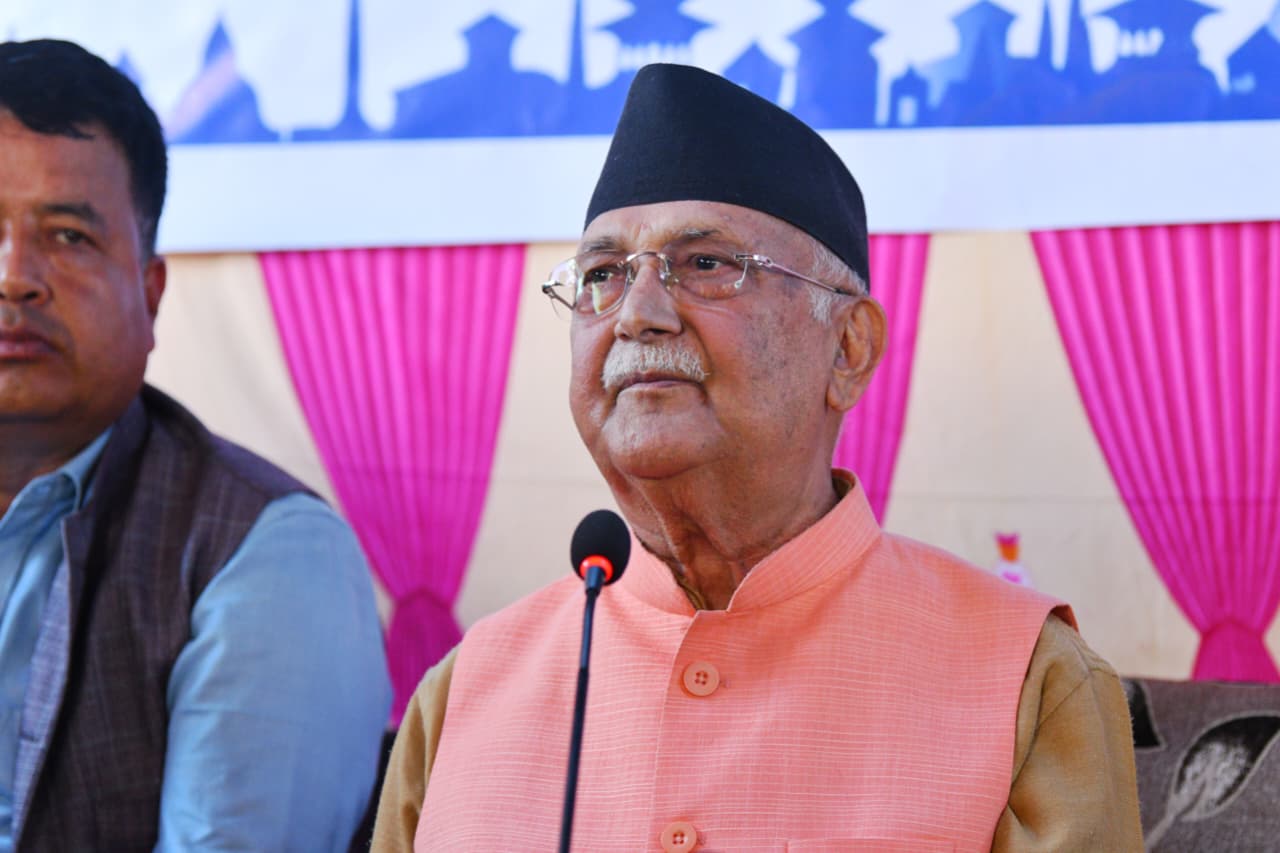 ओलीको सरकारप्रति चोटिलो प्रहार : ‘हा–हु गरेर बनेको सरकारलाई देश जिम्मा लगाएर हामी भाग्दैनौं’