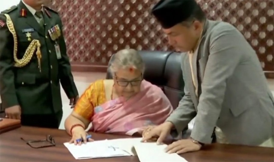 नवनियुक्त प्रधानमन्त्री सुशीला कार्कीद्वारा पदभार ग्रहण