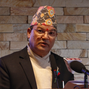 जलवायु परिवर्तन र प्रदूषणको चपेटामा नेपालका हिमाल, जीवन जोखिममा