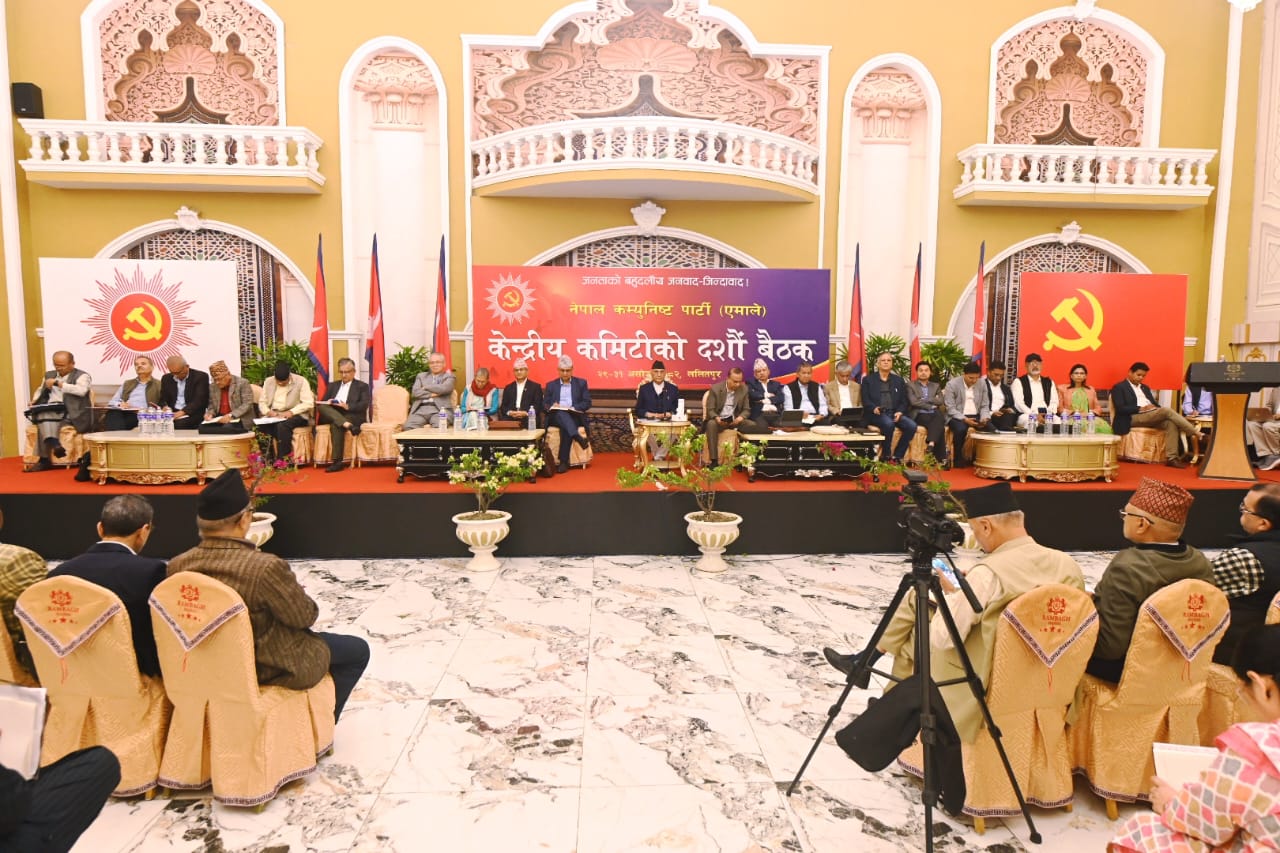 एमाले बैठक: स्थायी कमिटी र पदाधिकारीको धारणा सुनेपछि अध्यक्ष ओलीले जवाफ दिने