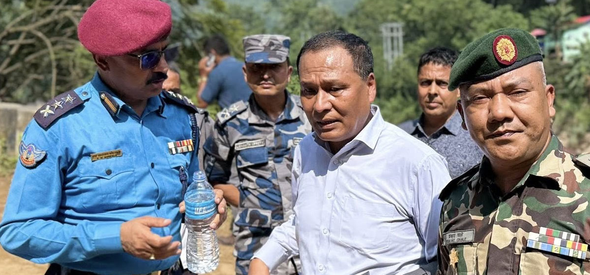 बाढीपहिरो प्रभावित इलाम पुगे मन्त्री कुलमान:  राहत तथा पुनर्निर्माण सरकारको प्राथमिकतामा