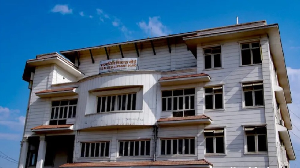 चार महिनामा ७० फिल्मले लिए निर्माण अनुमति