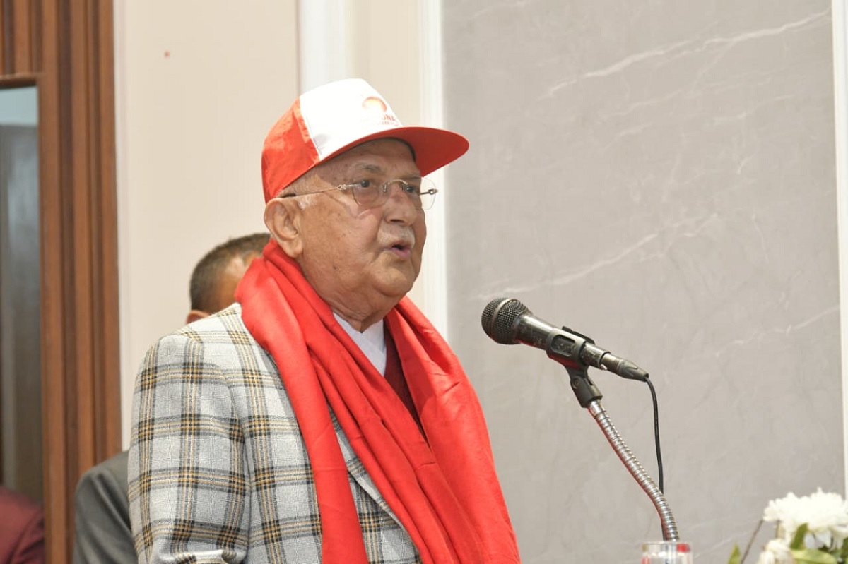 निर्वाचन आयोगले दलसँग गरेको छलफल एमाले कांग्रेसलाई अपमान गर्ने खालका भए: ओली