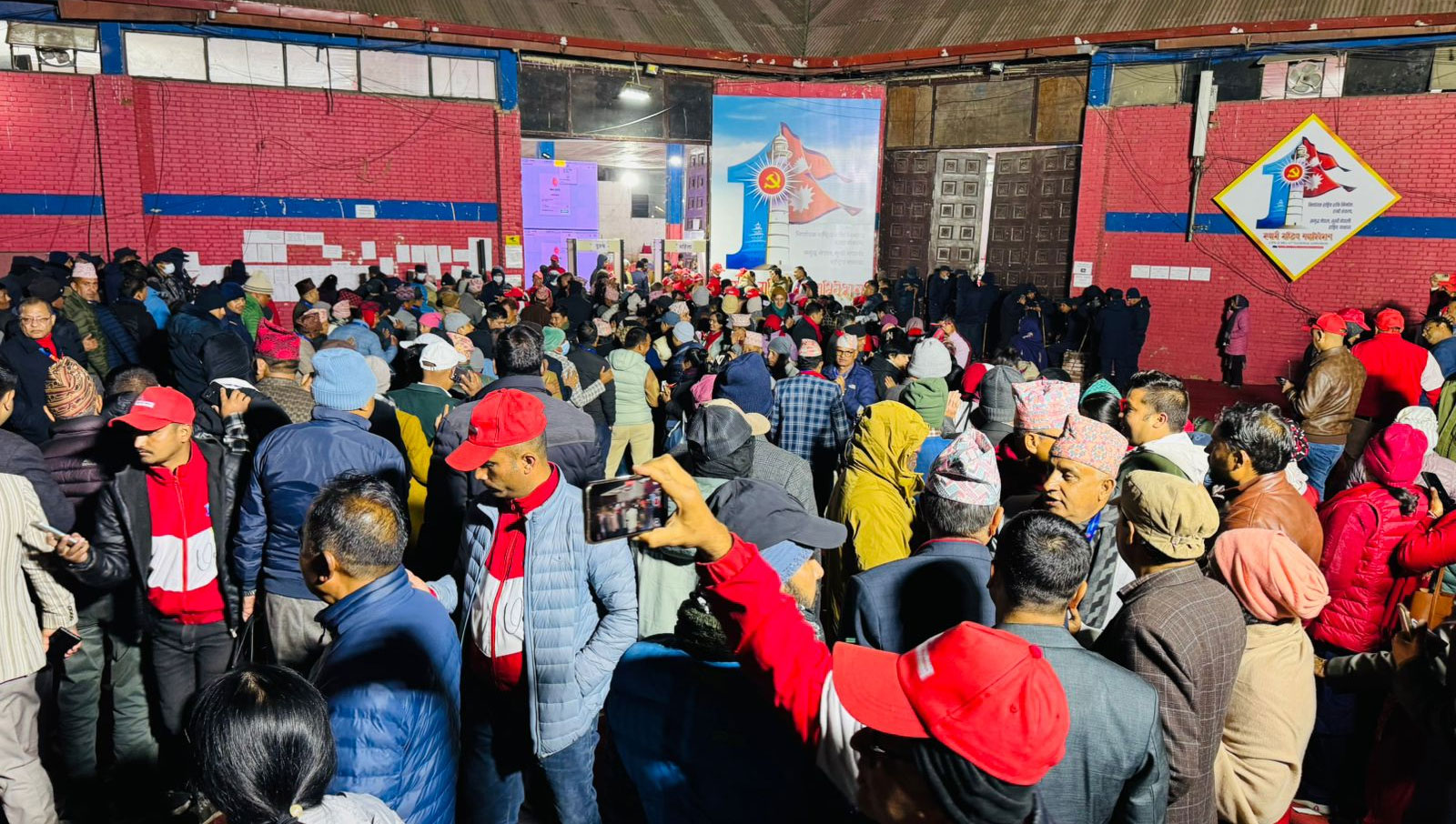 लोकतन्त्र संकटमा, प्रतिनिधि सभा पुनर्स्थापना अपरिहार्य