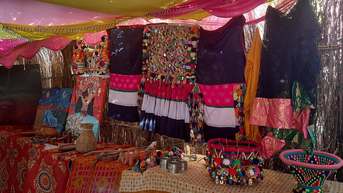 लोकसंस्कृति जगेर्ना गर्न ‘थारू कला प्रदर्शनी घर’