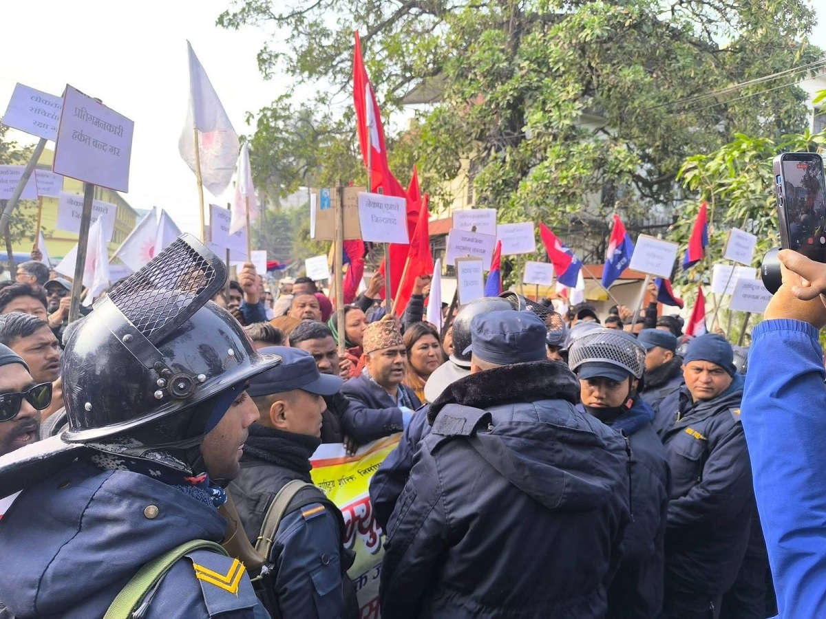 बस्नेतको अगुवाइमा एमाले मोरङले प्रधानमन्त्रीलाई बुझायो ज्ञापनपत्र