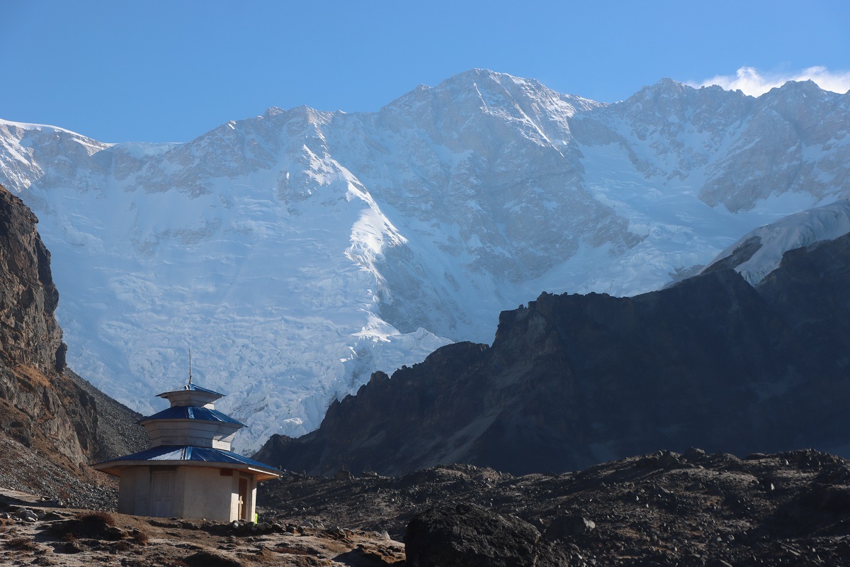 पर्यटन मौसमको अन्त्यसँगै कञ्चनजङ्घा आधार शिविरमा सुनसानपन